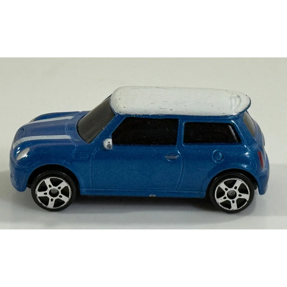 Maisto BMW Mini Cooper S Toy Car Kids 1:64 Blue White Stripes Diecast